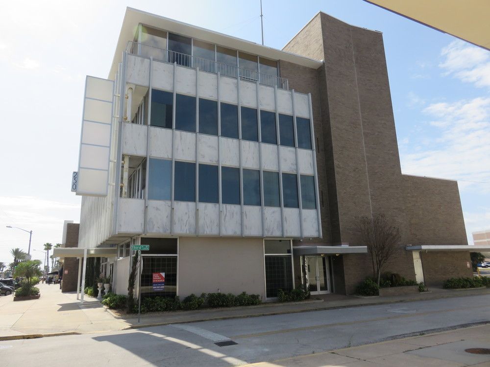 Freestanding Downtown Building: 226-230 N. Beach Street, Daytona Beach, FL 32114